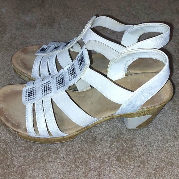 Sandals - Picture 2 of 6